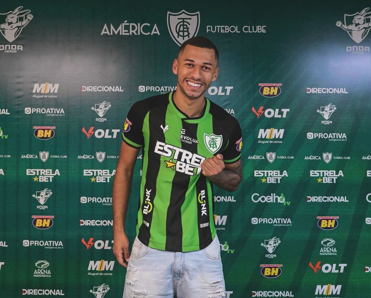 Fabinho99's tweet photo. Novo desafio! Obrigado @AmericaFC1912 pela confiança!! Motivado demais para essa temporada! Temos grandes desafios pela frente! 🙏🏽🙏🏽 https://t.co/gfdsTMWFNQ