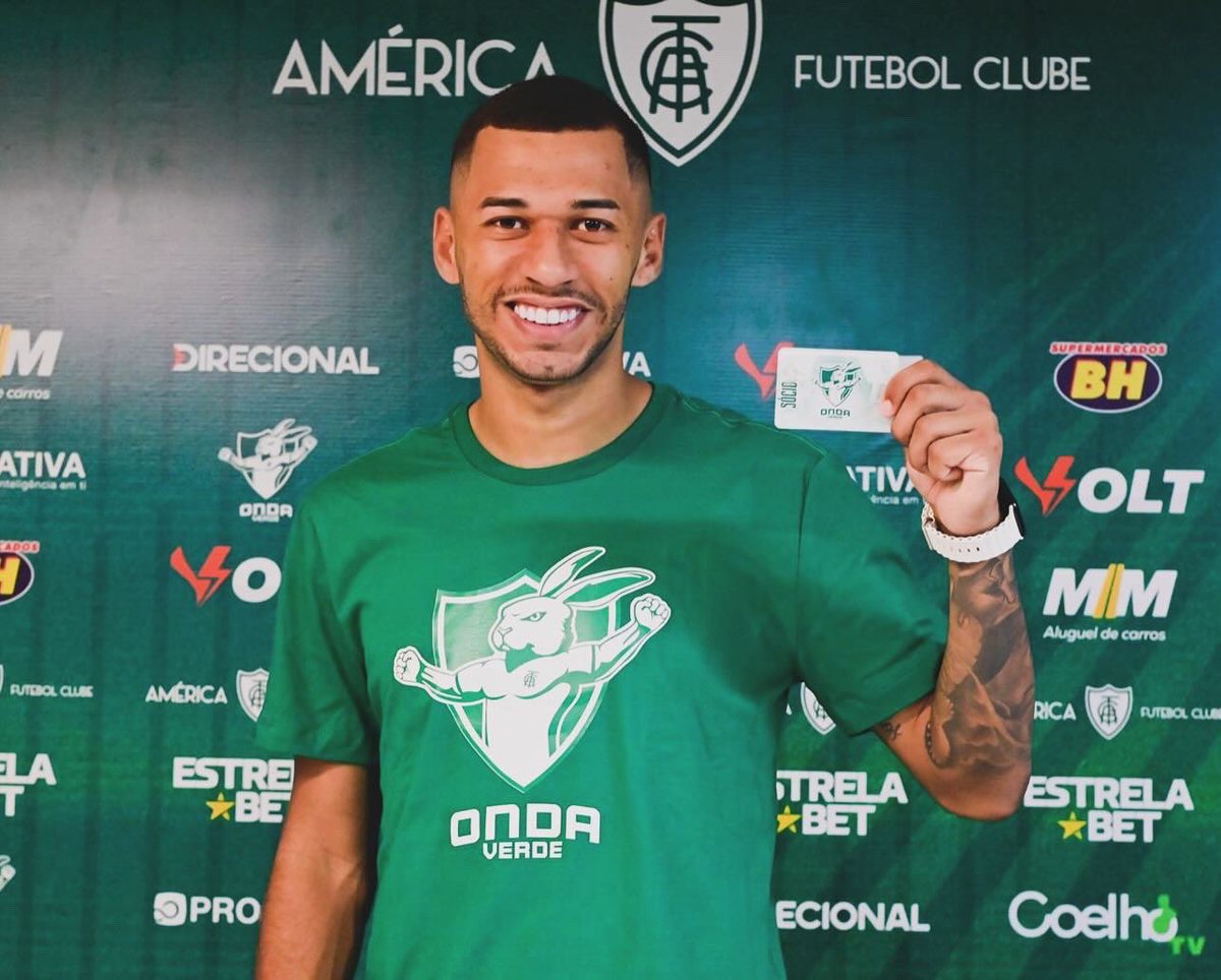 Fabinho99's tweet photo. Novo desafio! Obrigado @AmericaFC1912 pela confiança!! Motivado demais para essa temporada! Temos grandes desafios pela frente! 🙏🏽🙏🏽 https://t.co/gfdsTMWFNQ