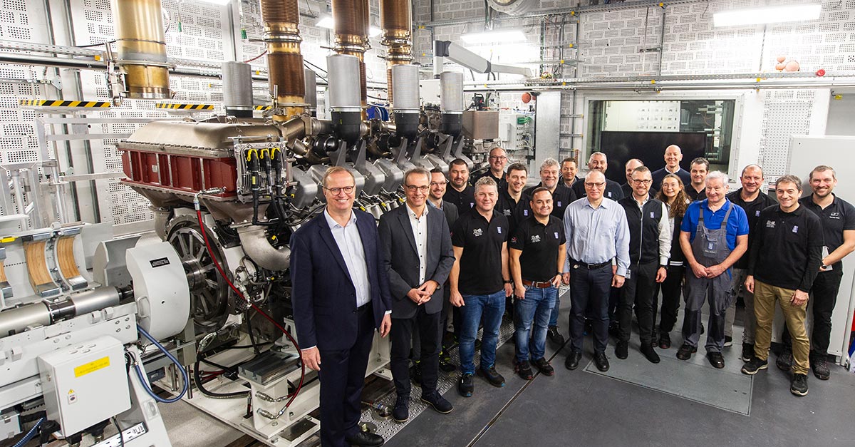 rrpowersystems's tweet photo. Our modernized test bench 209 at our main production plant in Friedrichshafen is variable, which means it can run test runs for our mtu Series 2000 and 4000 engines. The highlight is its asynchronous machine, which is used to recover braking energy. https://t.co/sVtANsjv1B