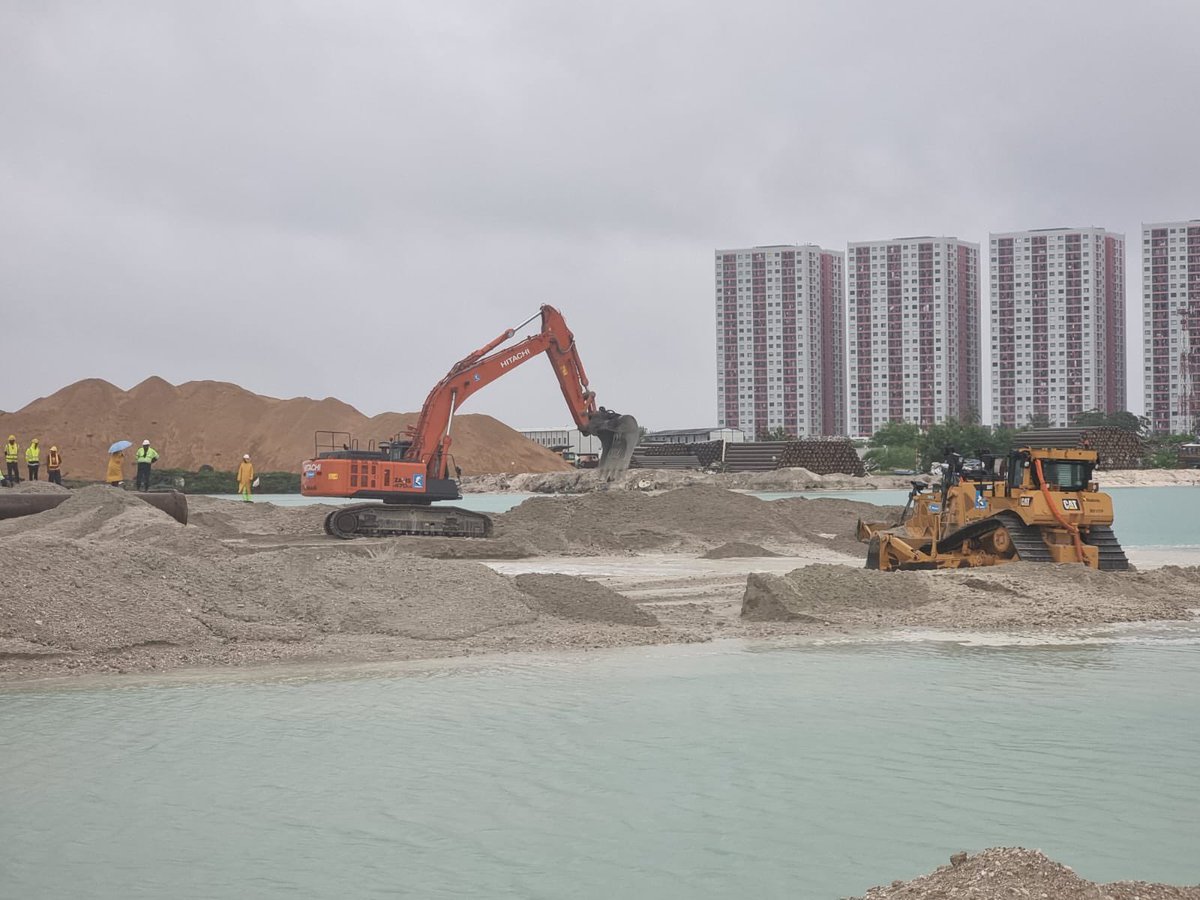 bahusmv's tweet photo. ކުރީ ސަރުކާރުން ކަނޑުން ދިން ގޯތި ހަގީގަތަކަށް ހެދުމަށް ރައީސް ޑރ.@MMuizzu ގެ ސަރުކާރުން ބާރު ސްޕީޑުގައި ދަނީ މަސައްކަތް ކުރަމުން. އިންޝާﷲ #MuizzuDhuveli ގައި ގޮސް މިކަން ހަގީގަތަކަށް ހަދާނެ.
#DhiveheengeRaajje
#AzimaForMayor https://t.co/muqXMv00Ku