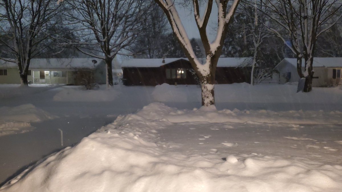 MattVeldran's tweet photo. @7BOOMERESIASON @WFANmornings Here's some winter for Boomer from a former Long Islander! https://t.co/BiYx4wkb0D