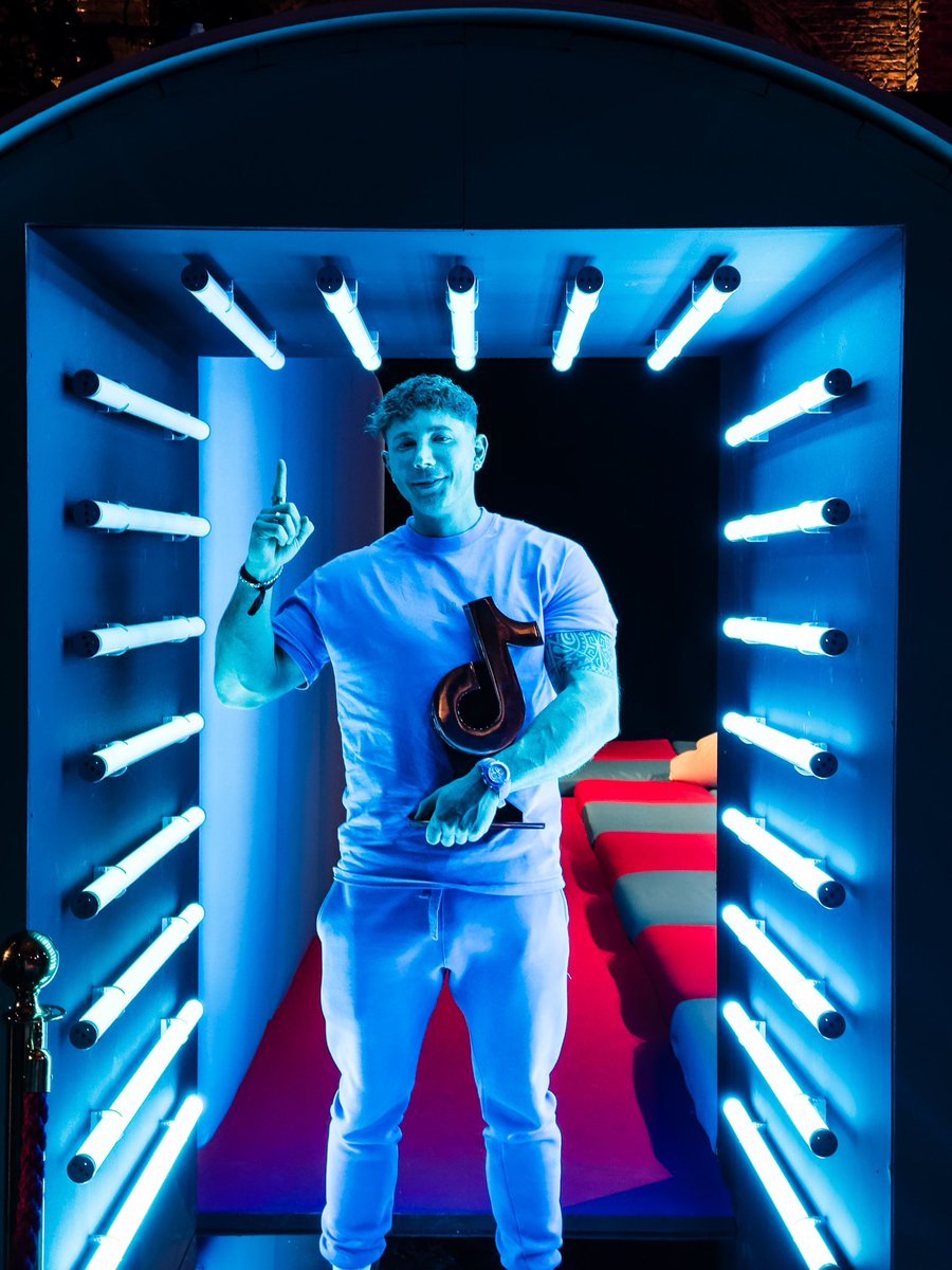 Centus 🌸 tweet media