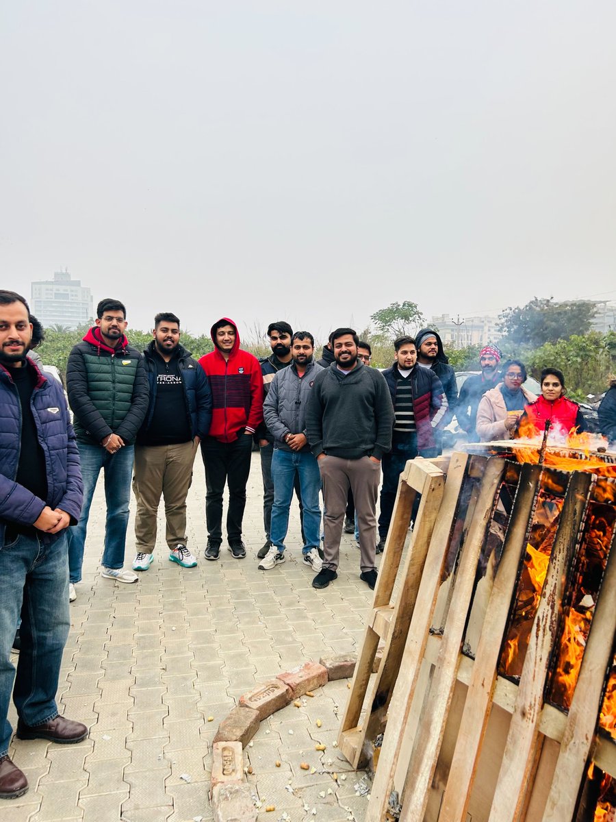 icode_labs's tweet image. 🔥Bonfire, beats and blissful moments with the office fam🔥💃🏼that’s how we do #lohri at the office🥜🔥💃🏼🎵

#officelohriscene #lohricelebration #officecelebration #workculturematters #celebrationvibes #festivalsofindia #festivalfun #icodelabs