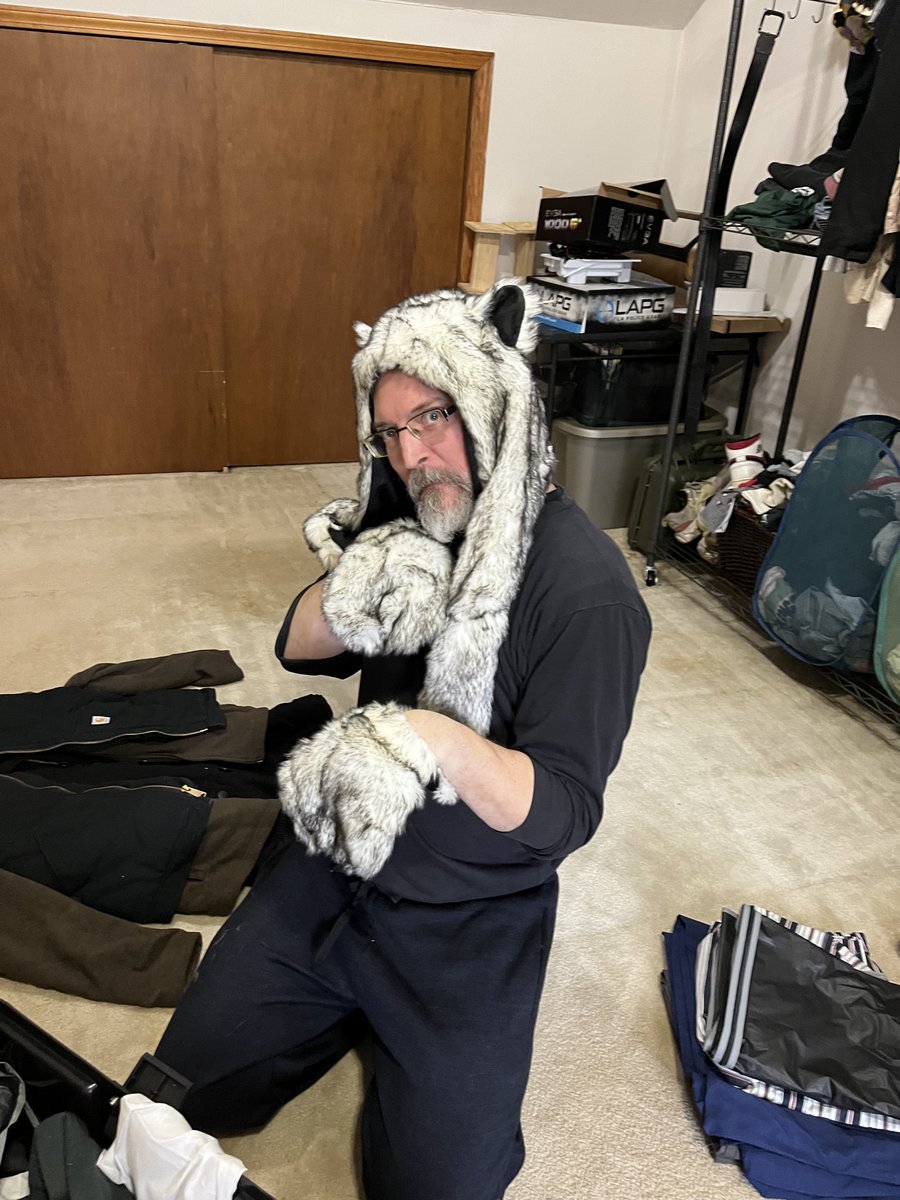 LokiSadie's tweet photo. Dad thanks you all so much for the Birthday wishes. Sorry I am late with this thank you, life was a bit hectic! Loki is cuddling Hmom, Sadie is exploring and Dad is…🙀😸#catdad #CatsOfTwitter #CatsOnTwitter #CatsOfX #CatsAreFamily https://t.co/EaKJLvK45Z