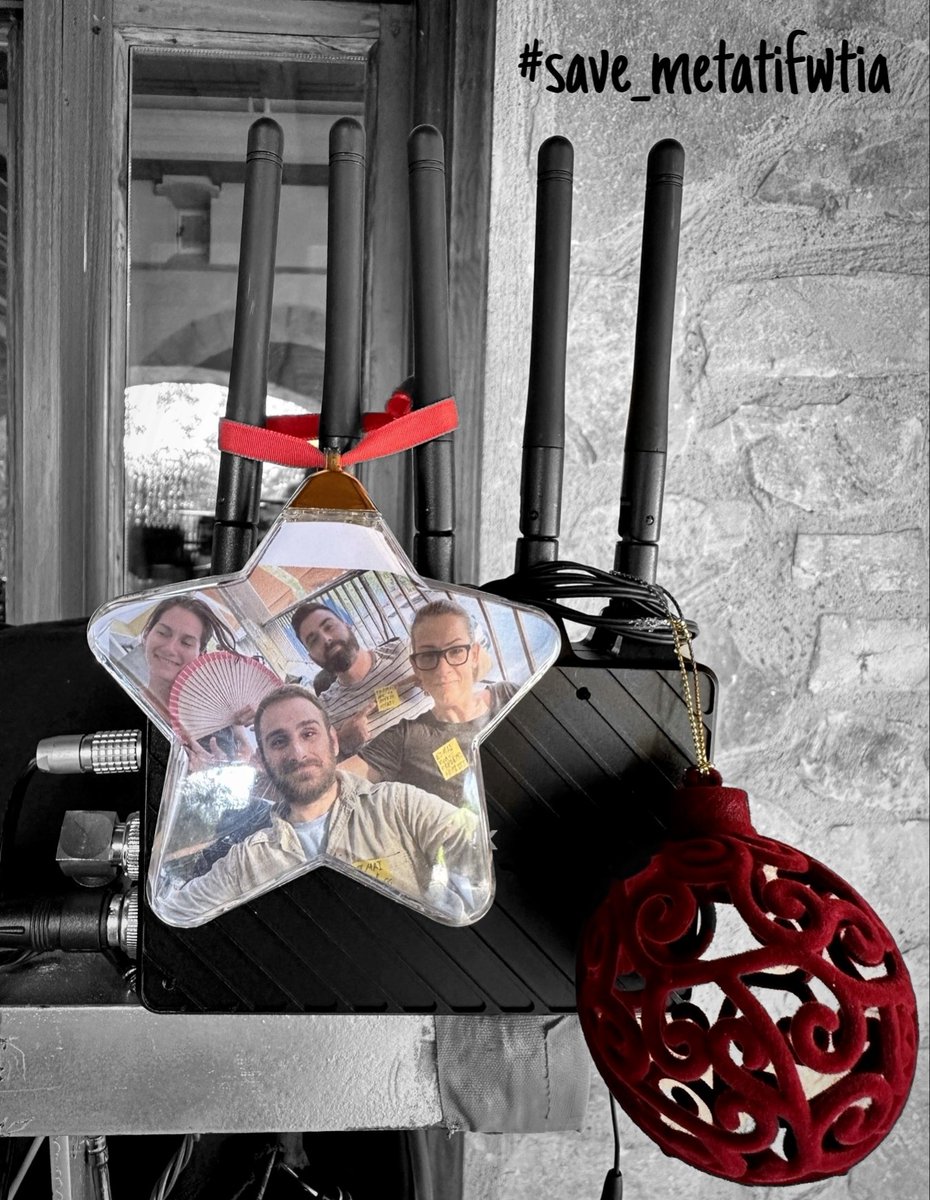 Mpaxalogato's tweet photo. #metatifwtia 
Δεν θα πω για τις σκηνές που χάσαμε, τις ιστορίες που δεν είδαμε, τους χαρακτήρες που θα μας λείψουν αλλά γι αυτούς που έφτιαξαν το αστέρι και είπαν "θα ξαναβρεθούμε" 

Για όλους αυτούς ρε παιδιά
#save_metatifwtia https://t.co/679IoGCIqN