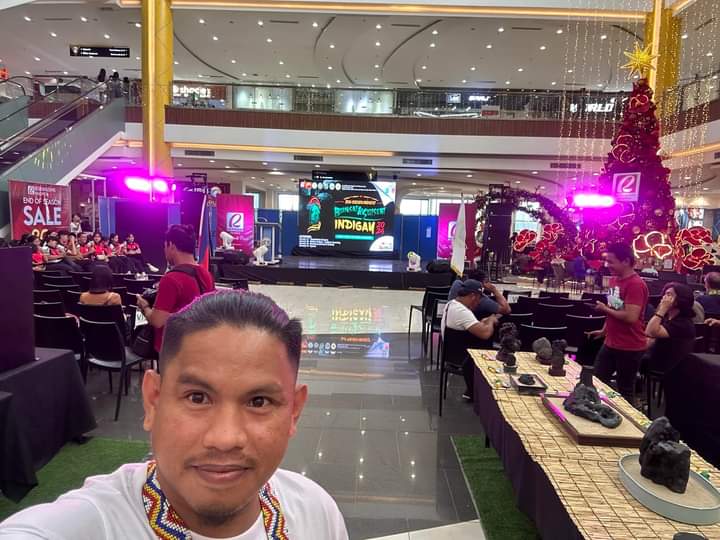 atm: at Robinsons Place Valencia Bukidnon..

its an Honor to perform in this stage together with tatay @SawayWaway 

#BULAK #BukidnonVisualArtists