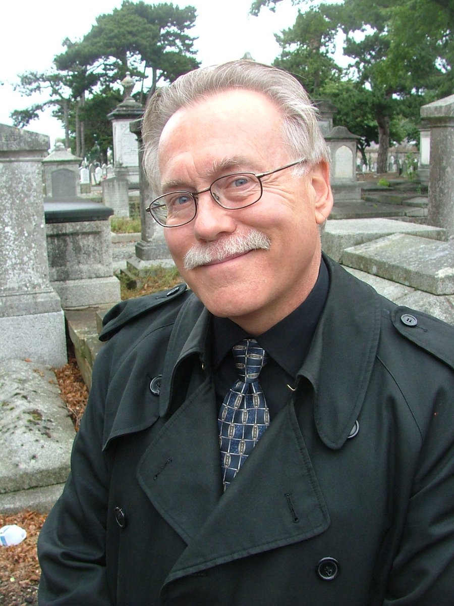 I'm deeply saddened to learn of the death of David J. Skal in a car accident on January 1. He was a wonderful writer who chronicled the history of horror, and I always found him to be a kind and gracious person. This is a great loss to the genre of horror.