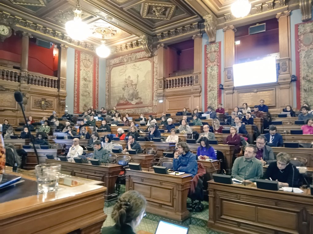 Garantir aux personnes vulnérables, en rue, migrantes travailleuses du sexe, usagers de drogue l'accès aux soins pendant les #JOP2024 : un engagement de l'<a href="/ARS_IDF/">ARS Île-de-France</a> que j'ai rappelé devant les acteurs de la veille sociale à l'hôtel de ville. Merci <a href="/leafiloche/">Léa Filoche</a> <a href="/Paris/">Paris</a>