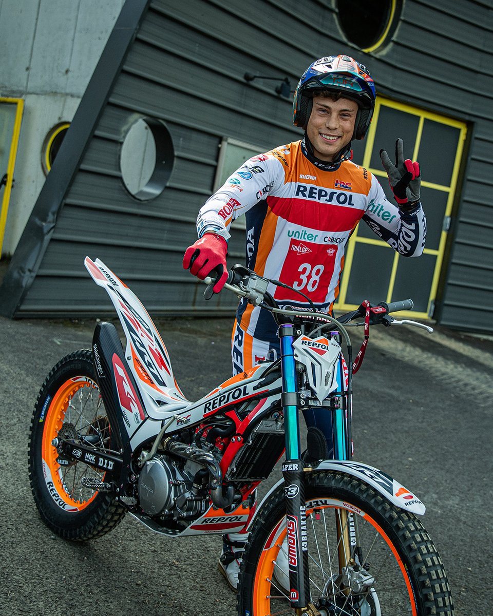 😁😁😁😁😁😁

A smile to start the week!

#bluemonday #repsolhondateam #hondaracingcorporation #gabrimarcelli