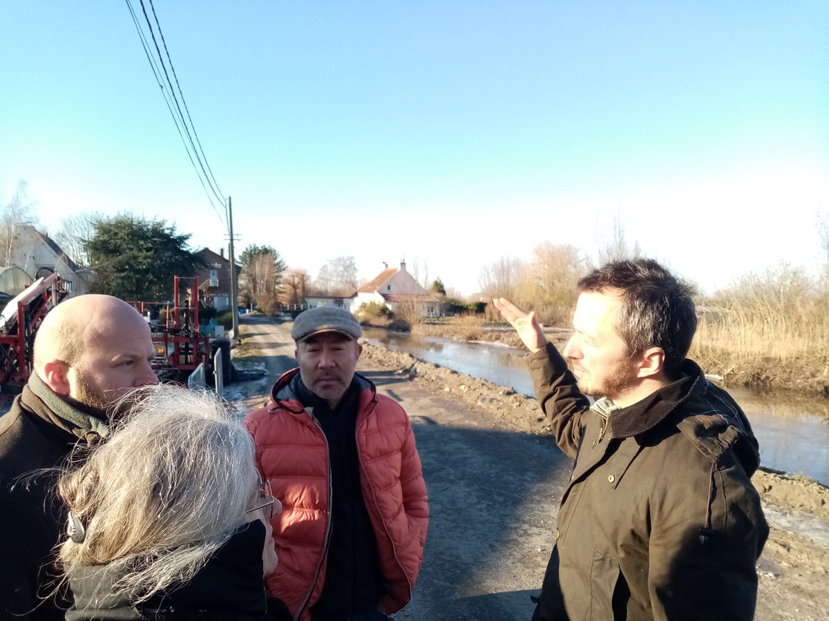 JulienPoix's tweet photo. đ”Aux cĂŽtĂ©s des habitants et Ă©lus de l'Audomarois victimes des inondations.
âĄïžĂ #SaintOmer et #Clairmarais la reconstruction sera longue. Un maraĂźcher bio nous explique avoir perdu 500 000 euros de rĂ©colte, son matĂ©riel est dĂ©finitivement inutilisable. L'aide doit ĂȘtre rapide. https://t.co/Tt22e5XGDr