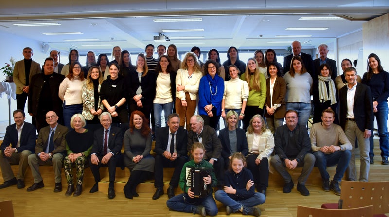 Lo scambio d'insegnanti tra Tirolo e Trentino compie 20 anni. Focus sullo scambio interculturale e linguistico. Nell'Euregio diversi progetti nel campo istruzione e ricerca. Kompatscher: "È la cornice ideale per iniziative del genere". ℹ️ news.provincia.bz.it/it/news/lo-sca… 📸 Land Tirol