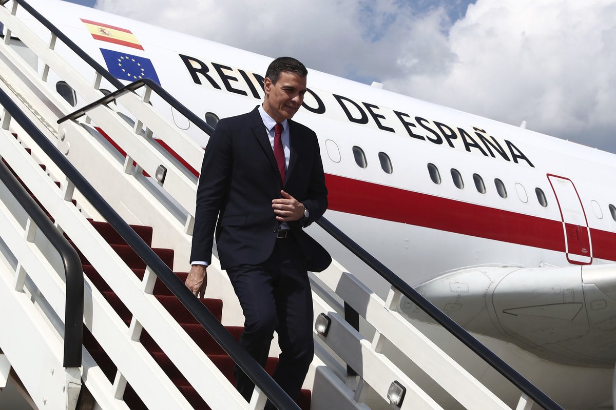 ⚠️🇪🇦 ACTUALIZACIÓN DEL USO DE LOS FALCON POR PARTE DE LOS PRESIDENTES DEL GOBIERNO.

1️⃣ Felipe González realizó 164 vuelos internacionales con las aeronaves del Ministerio de Defensa. Ningún vuelo nacional.

2️⃣ José María Aznar efectuó 240 vuelos, desde 1996 hasta 2004, de los