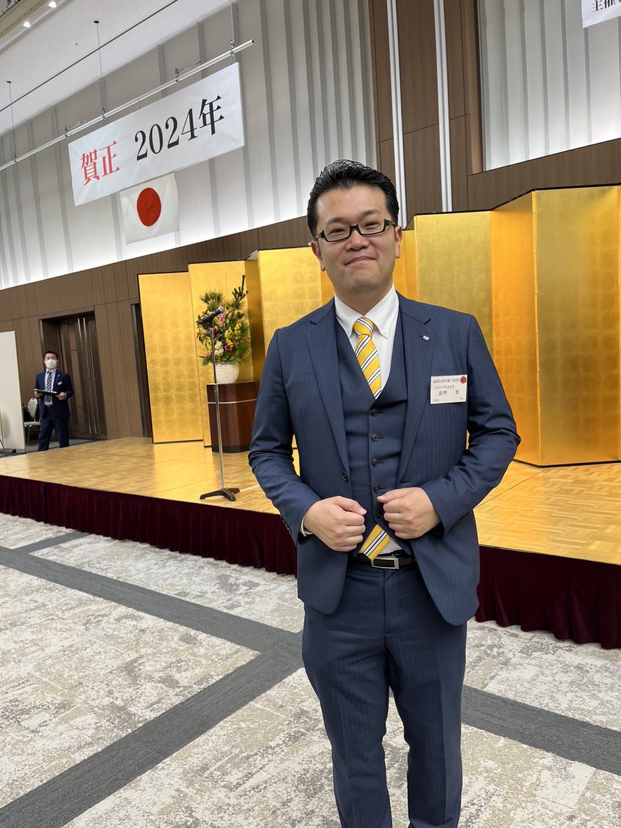 東京商工会議所大田支部、大田工業連合会、大田区商店街連合会の三団体様主催の2024年新年賀詞交歓会に参加させて頂きました。お世話になっている方や久しぶりにお会いする方にもお会いできました。鈴木あきまさ区長、押見りゅうた議長からもご挨拶がありました。