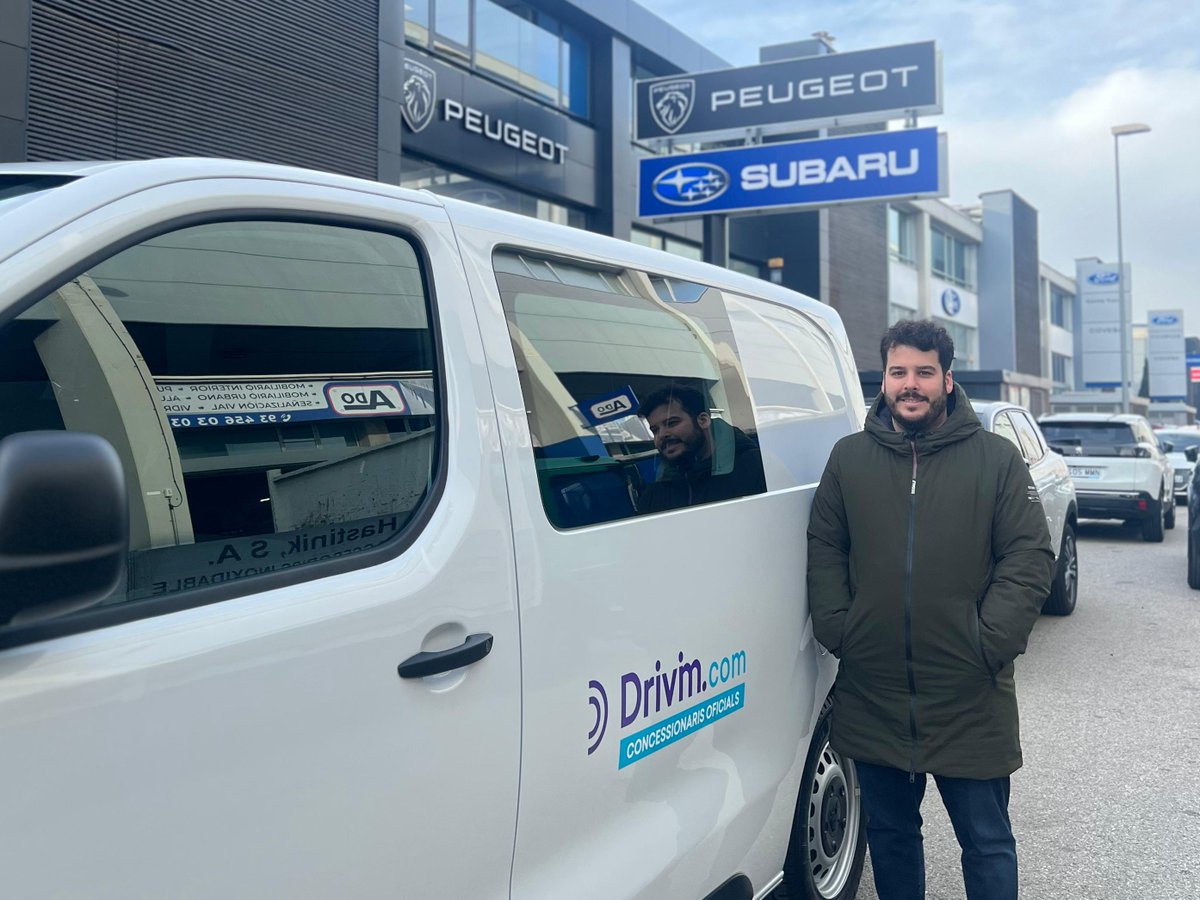 📣Gràcies al patrocini amb la @uesantandreu ahir els vam entregar una Peugeot Expert perquè els acompanyi a cada partit i entrenament fora de casa. A gaudir-la! 👋 #UESA #Drivim #Barcelona #Peugeot