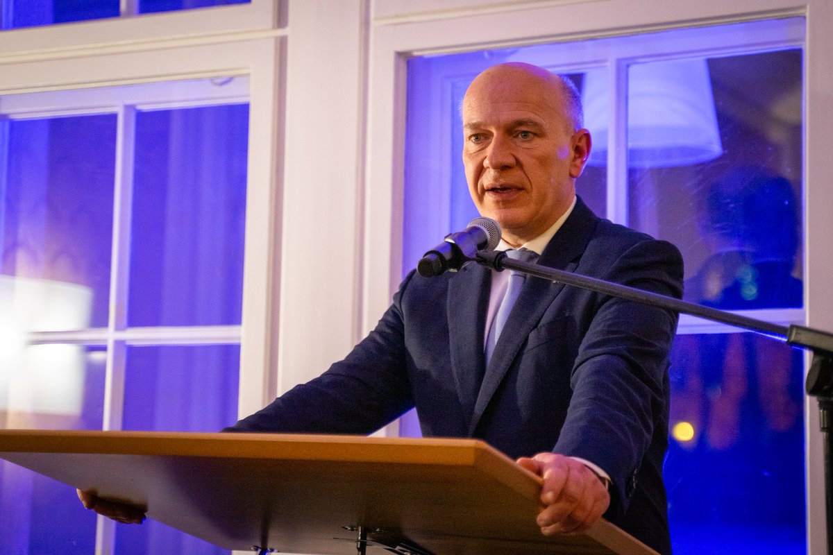 Berlin unterstützt die Bauunternehmen bei der Digitalisierung und Nachhaltigkeit sowie bei der Fachkräftesicherung und Nachwuchsgewinnung. Der Regierende Bürgermeister <a href="/kaiwegner/">Kai Wegner</a> hat gestern am Neujahrsempfang der <a href="/Bauindustrie/">Bauindustrie Ost</a> teilgenommen.