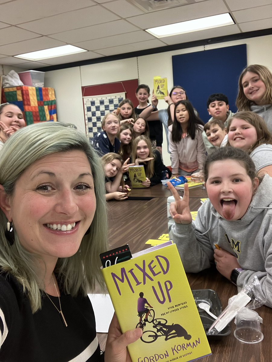 GordonPrincipal's tweet photo. First meeting of the Books with Bare club. Started with 5th grade. We had a wonderful meeting discussing chapter 1 of Mixed Up by @gordonkorman  Thank you to our PTA for this grant! Can’t wait to continue the principal book club with other grades! #gordonpatriotpride #oneccps https://t.co/gwpAeUxj0l