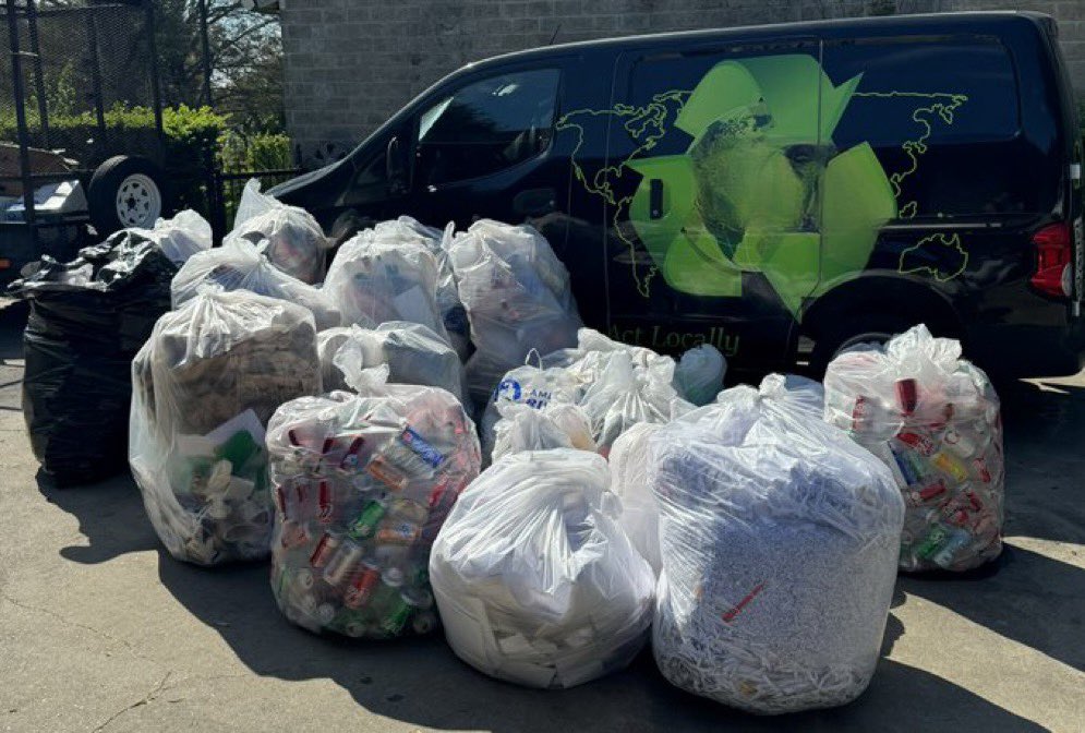 ecogreen_action's tweet image. Through segregating recyclables, organic waste, and non-recyclable materials, we promote sustainable waste management practices and create a healthier environment for all.

#WasteManagementSolutions
#CleanerEnvironment

@AbiluTangwa @BojanaBogojevic @SheilaKhama @EarthKeeper22