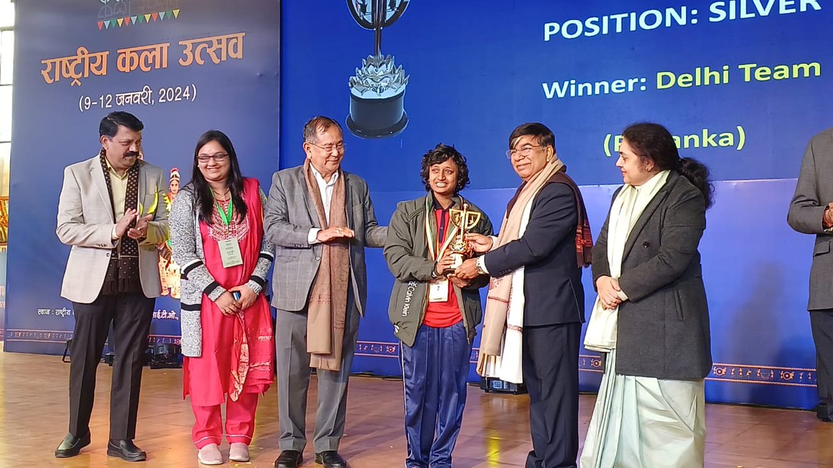 KVS_HQ's tweet photo. Heartiest Congratulations to Km. B Chittswarupa of #KendriyaVidyalaya No. 2 Sambalpur, Odisha for winning 3rd Prize in Visual Art-2 D (Female)at the National #KalaUtsav organized by @ncert in New Delhi. 

#ProudKVians https://t.co/8yuTLk0ahi