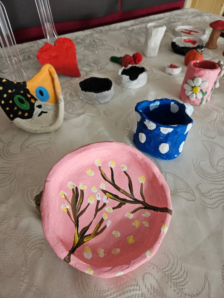 GELENEKSEL SANATLAR dersi hat sanatı ve seramik sanatı  öğrenci çalışmaları 1. Dönem sonu sergimizdir. Emeği geçen Pınar Sezgin hocamıza teşekkür ederiz. 
<a href="/BaylavliMehmet/">Mehmet BAYLAVLI</a> <a href="/denizlimem/">Denizli İl Millî Eğitim Müdürlüğü</a> <a href="/emre_caliskan/">Emre Çalışkan</a> <a href="/KaleKaymakamlig/">Kale Kaymakamlığı</a> <a href="/KaleKitapOkuyor/">KalekitapOKUyorzinciri</a> <a href="/kalemem20/">Kale İlçe Milli Eğitim Müdürlüğü</a>