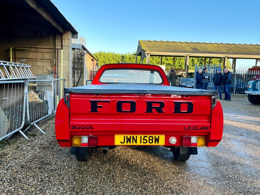 judith_sheen's tweet image. #FordFriday #P100 😎