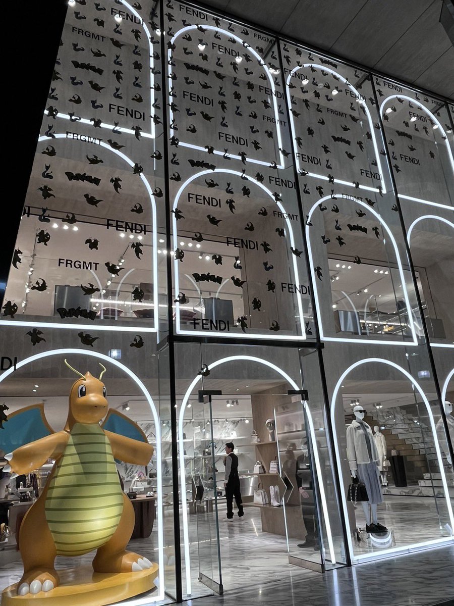 話題の「フェンディ」×「フラグメント」ポケモンコラボ。FENDI 話題の「フェンディ」×「フラグメント」ポケモンコラボ。FENDI