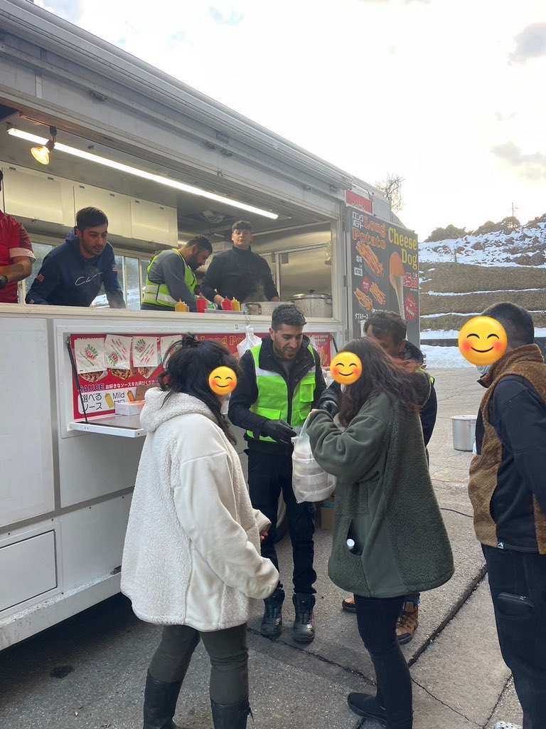 minato972547's tweet photo. 弊団体の支援チームは、石川県の珠洲市での3日間の作業を終え、埼玉に戻りました。昨日は、珠洲市立飯田小学校などの4つの拠点で、一生懸命、温かい食事を提供させていただきました。また、地域で活動する支援ボランティアの方々にも50人分の食事を提供させていただきました。将来的には、再びこの地域を訪れ必要な支援をさせていただく予定です。なお、詳細な報告は後日、皆様に公開させていただく予定です。