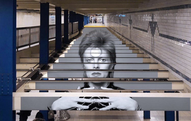 ⭕ Recordando a #DavidBowie
#ViernesDeArte

Metro de #NewYork | 2️⃣0️⃣1️⃣8️⃣ 

#DavidBowieForever #arte #art