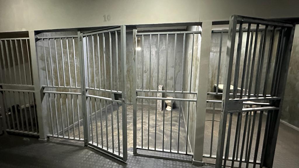 ekudeni's tweet image. One of our many jail cells. Single or double bunk beds can be moved in

#moviedirector #filmdirector #shootlocation #filming #artdirector #scouting #fixer #locationscout