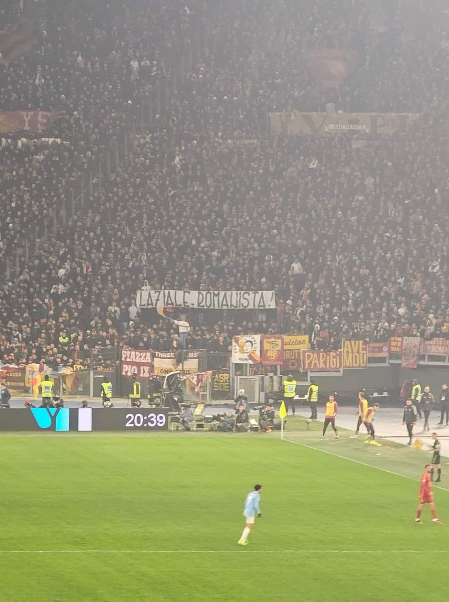 ValeMissori's tweet photo. Boro 1:”ao a me se me dici laziale me fai roderculo io je scriverebbi laziale romanista, vedi come li mannamo ar manicomio!
Boro 2:”ammazza che genio, io nun ce sarebbi mai arivato, sei troppo un grande”
3/3 https://t.co/p2b6vust18