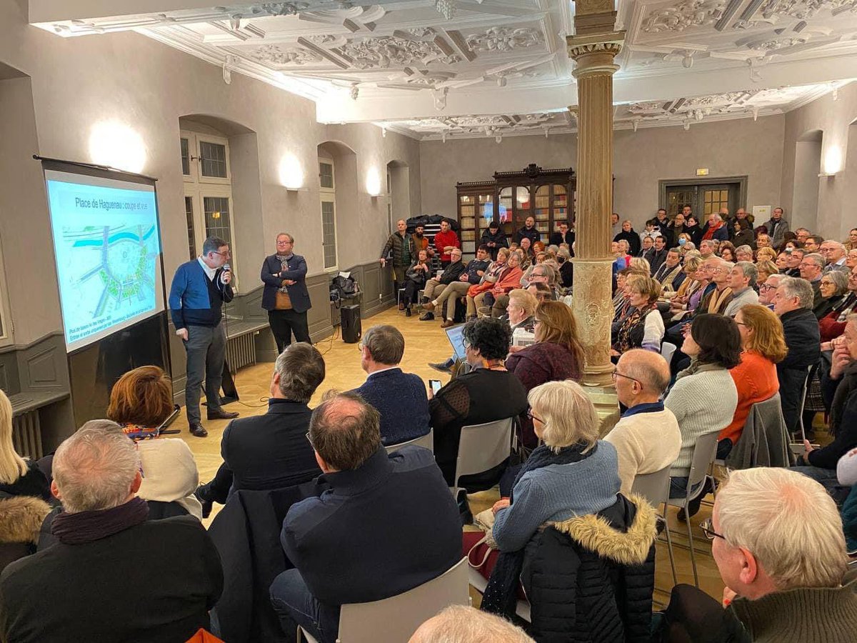 PJakubowicz's tweet photo. #TramNord : plus de 150 personnes hier soir au FEC pour la réunion d’information que nous avons co-organisée avec le collectif « La Neustadt Apaisée » pour alerter nos concitoyens sur la #concertation concernant la modification du #PLUi à venir qui vise la #piétonisation de l’avenue des Vosges. Leur voix doit être entendue et prise en compte. 

Merci à @CatTrautmann de son plaidoyer fort et étayé sur la vocation sociale et urbaine du tram, sur la nécessité de le construire pour et non contre les habitants, à @JPVETTER et @rober_herrmann de leurs interventions et à @TenenbaumA , @AnneReymann , @PernelRichardot et @nicolas_matt de leur présence et de leur soutien à la mobilisation. 

La Maire #EELV de #Strasbourg a voulu une fois de plus agir dans le dos des Strasbourgeois, nous avons uni nos forces et nos voix, au-delà des clivages, pour que leurs droits soient respectés. La mobilisation continue 💪🏻

Vous avez jusqu’au 19 Janvier à 17h pour contribuer !