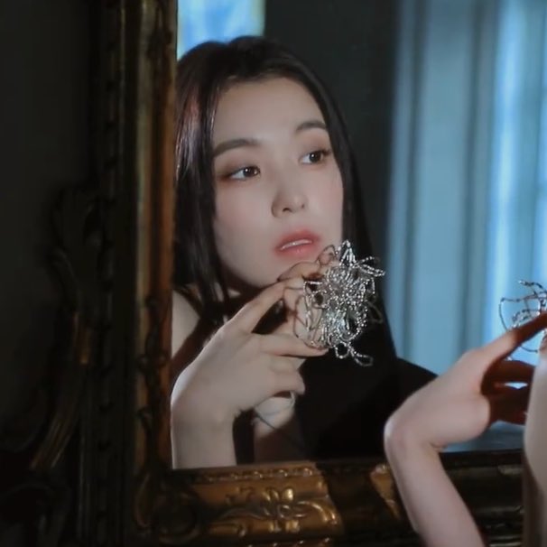 picsofirene's tweet photo. the most insane face card https://t.co/j7OdupKIzl