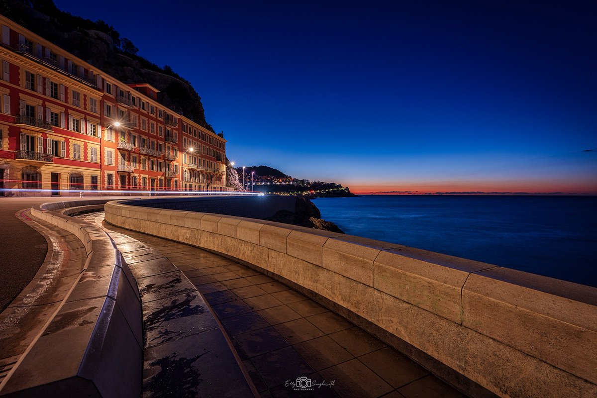 ' L'aube ne vient pas deux fois vous réveiller. '

- Paulo Coelho -

#CotedAzurFrance #ILoveNice #ExploreNiceCotedAzur #DirectMétéo #Nice06 #FrenchRiviera #Photography #Landscapes #NiceFrance #NissaLaBella #Sunrise #MétéoFrance #BlueHour #LongExposure