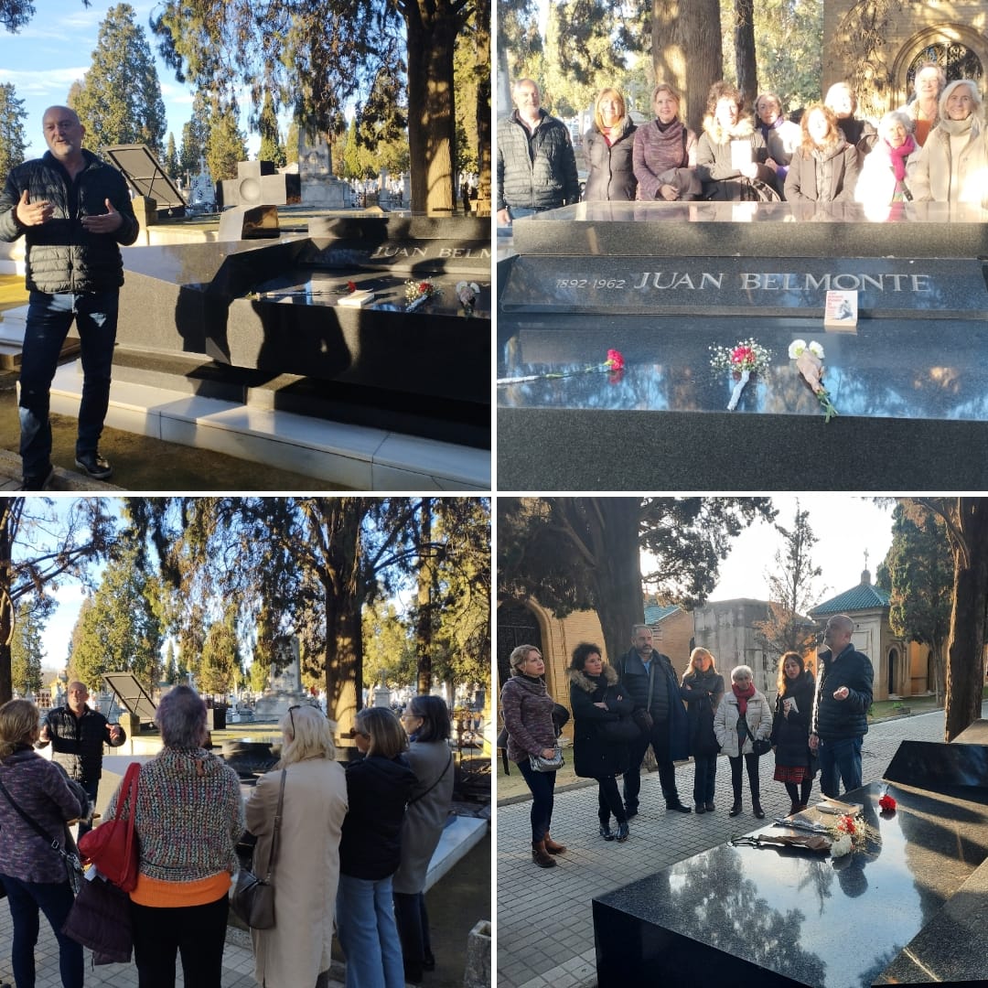 BarPlata's tweet photo. Este mes la obra de nuestra Tertulia ha sido " Juan Belmonte,  matador de toros " de Manuel Chavez Nogales. El encuentro ha sido en su tumba del Cementerio de Sevilla.  Fantástico https://t.co/fluzVsGTWq