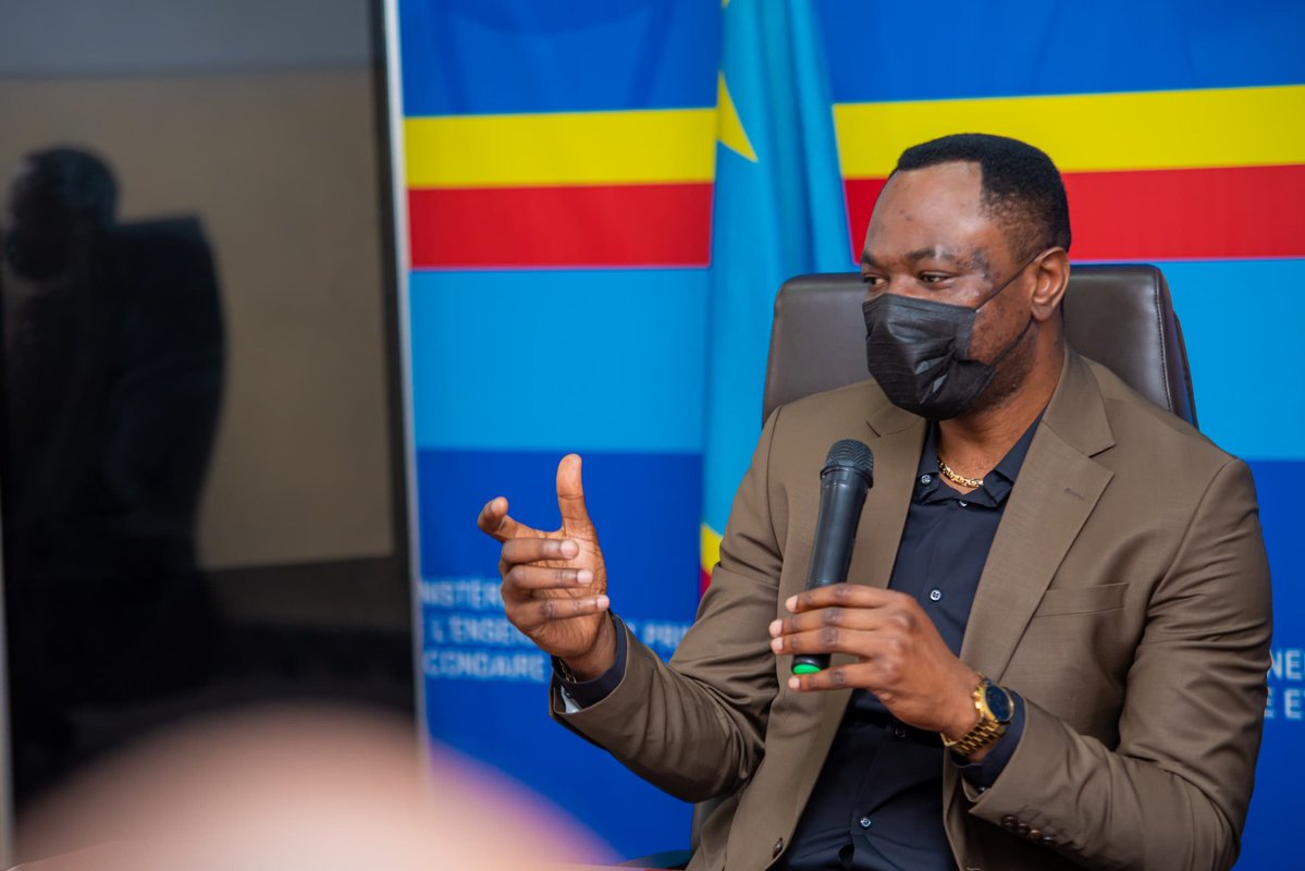 Illuminateur3's tweet photo. Le #ministre Tony #Mwaba a répondu de manière favorable aux préoccupations des syndicalistes de l'#EPST, comme indiqué dans le lien https://t.co/LfDS1FFE9w… via @ministerepst.🇨🇩 https://t.co/h5VoxQExzO