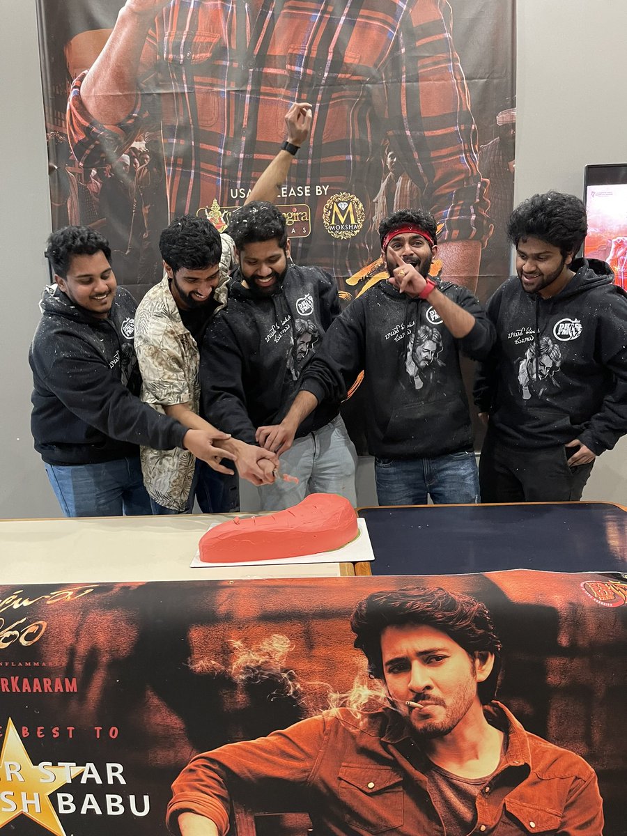 urstrulysunny9's tweet photo. Blockbuster celebrations at #Chicago
#BlockBusterGunturKaaram🔥🌶️
#chicagoSuperFans
@PrathyangiraUS @haarikahassine @urstrulyMahesh @MusicThaman @vamsi84 @urstrulyNST @urstrulysunny9 @urstrulymsdian @Maheshfans_USA @MaheshFanTrends @MBofficialTeam @MaheshBabu_FC @GunturKaaram https://t.co/pMsmFhHRe2