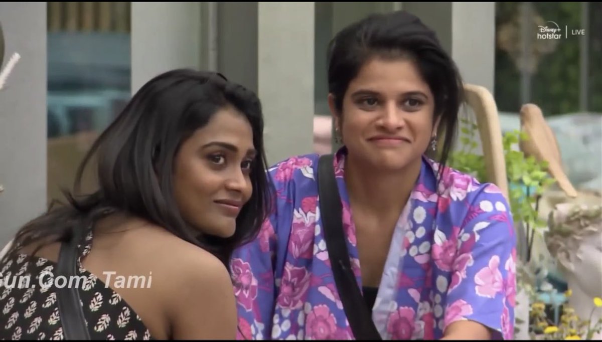 j3_priya's tweet photo. #Maya AV is full of #PooMa 🥹 Those moments were so lovely and emotional🥹♥️..Magical moments🧿😍

Anbu Udaluku Aayul Adhigam 💜💛#Poornima

#BiggBossTamil7 https://t.co/89d04cOu7q