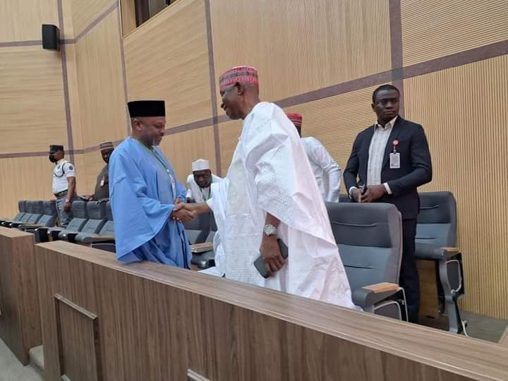 KKSY_Reporters's tweet photo. Arrival of His Excellency Alhaji Abba Kabir Yusuf and His Deputy Comrade Aminu Abdussalam Gwarzo at the Supreme Court, Abuja.

Allah ya bamu Nasara. Amen
Sabature https://t.co/KdvZBzHods