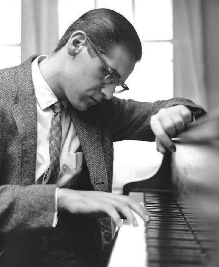 JazzRepublika's tweet photo. Bill Evans 
#jazzismyreligion #ilovejazz #jazzmusician #jazzmusicians #ilovejazzmusic #jazzisart #jazzphotography #jazzphoto #jazz #jazzmusic #billevans https://t.co/rciMoOmvE7