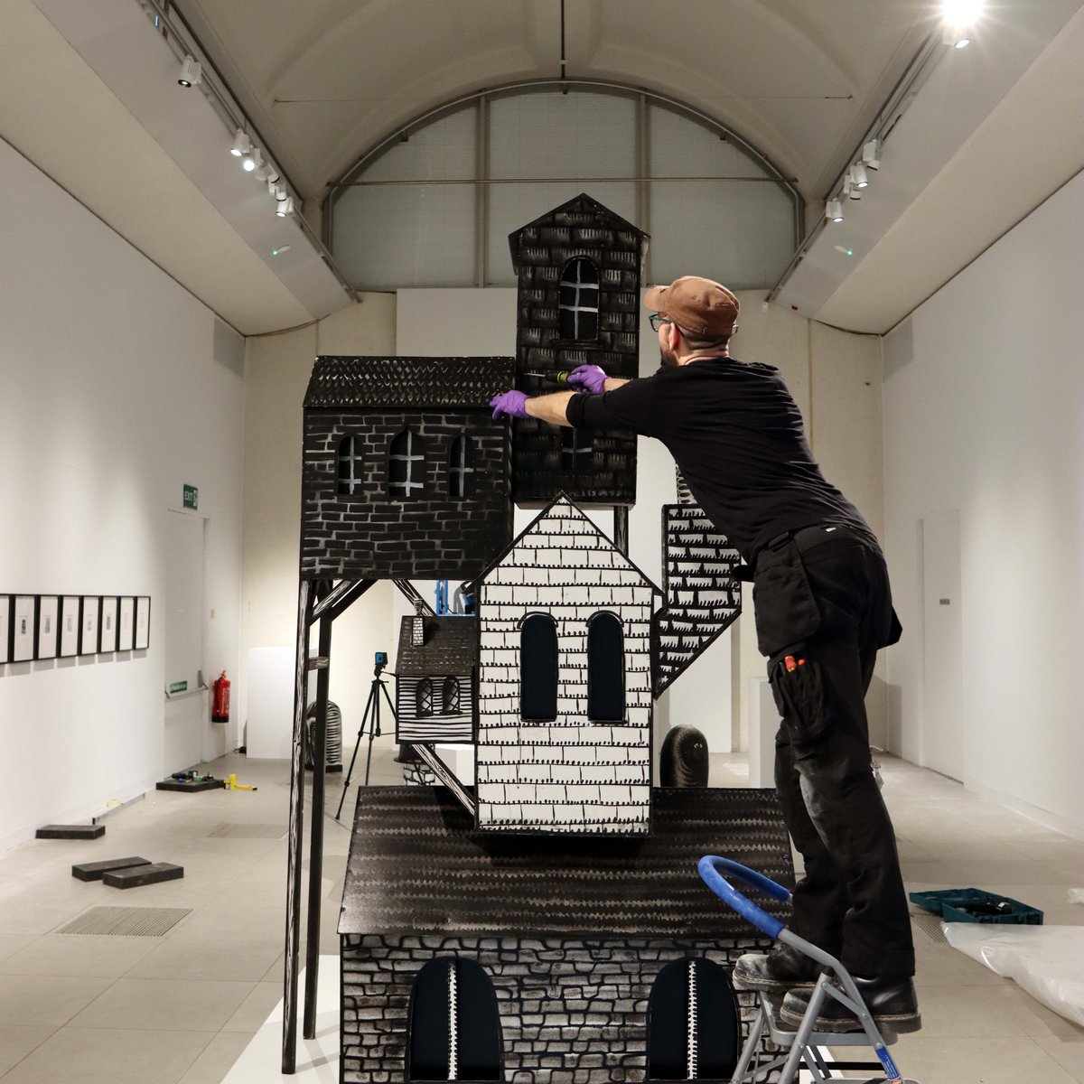 SheffMuseums's tweet image. We&apos;re busy installing our latest exhibition 🎉 Phlegm: Pandemic Diary opens tomorrow at Millennium Gallery!

Find out more here: sheffieldmuseums.org.uk/whats-on/phleg…

#ACEsupported #LetsCreate @visitsheffield
