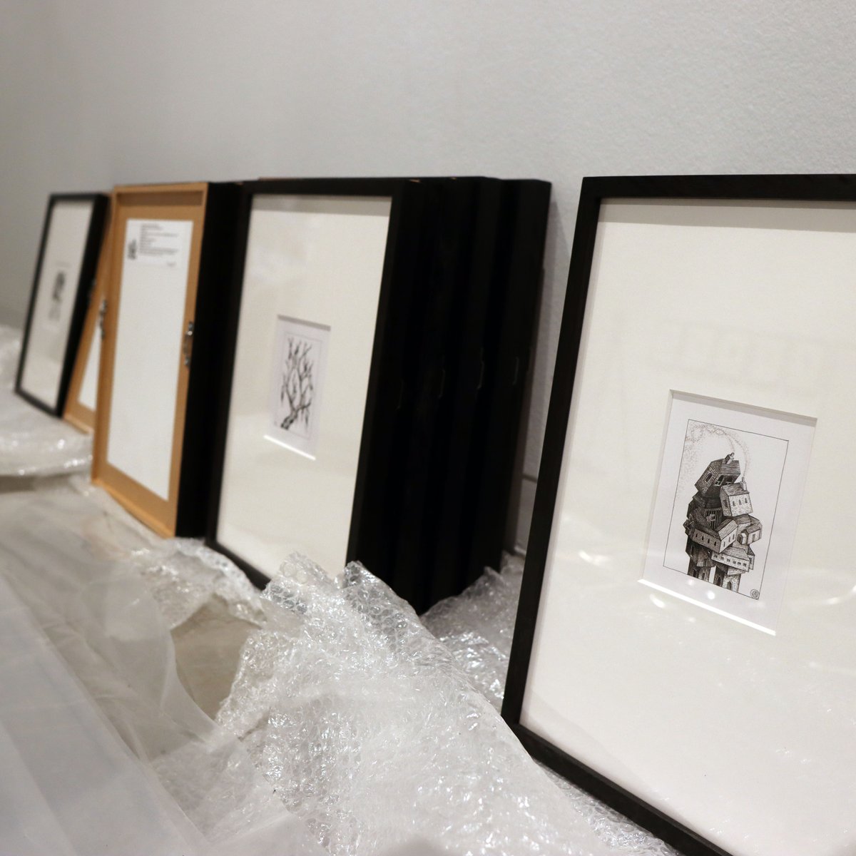 SheffMuseums's tweet image. We&apos;re busy installing our latest exhibition 🎉 Phlegm: Pandemic Diary opens tomorrow at Millennium Gallery!

Find out more here: sheffieldmuseums.org.uk/whats-on/phleg…

#ACEsupported #LetsCreate @visitsheffield