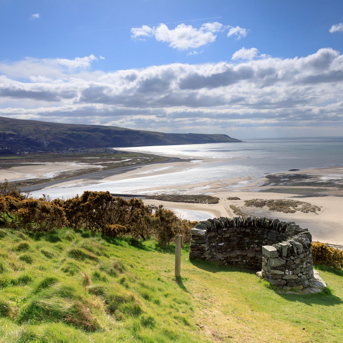 Today is our 129th birthday!

The National Trust was founded on this day in 1895 and, for the last 129 years, we've been caring for nature, beauty and history for everyone.

It wouldn't be possible without our supporters, members, and volunteers.

Thank you.