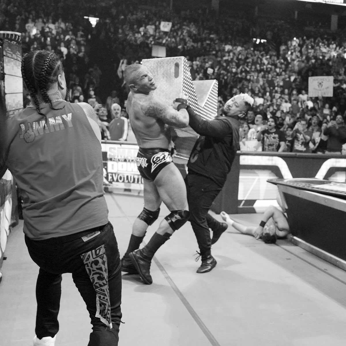 Behind this mask of hate. 𒌐 NOT @RandyOrton. tweet media