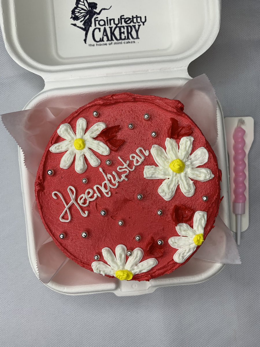 fairyfetty_cake's tweet photo. You can’t go wrong with our bento cakes 
4”
2layers 
Comes with a spoon and candle 
📍 SOKOTO STATE https://t.co/N3qTV3FOTo