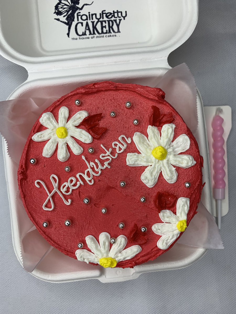 fairyfetty_cake's tweet photo. You can’t go wrong with our bento cakes 
4”
2layers 
Comes with a spoon and candle 
📍 SOKOTO STATE https://t.co/N3qTV3FOTo