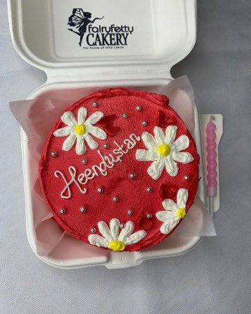 fairyfetty_cake's tweet photo. You can’t go wrong with our bento cakes 
4”
2layers 
Comes with a spoon and candle 
📍 SOKOTO STATE https://t.co/N3qTV3FOTo