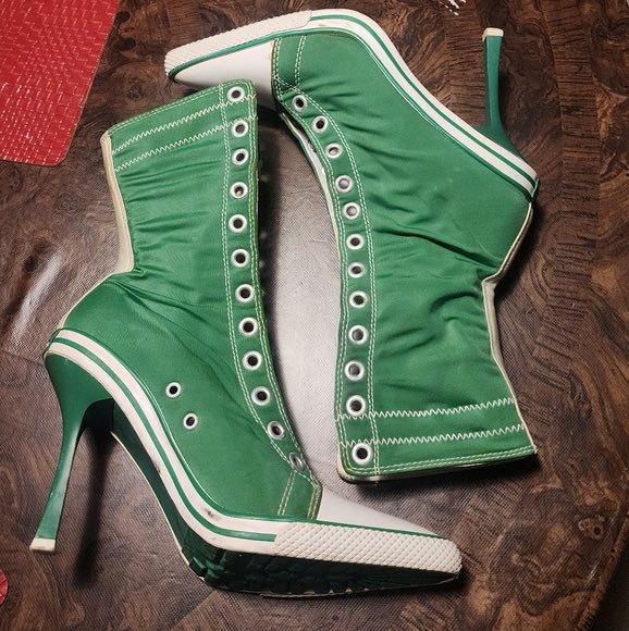 yeaitskels's tweet photo. petition to bring these back >>>>>> https://t.co/iU3xaTbIqN