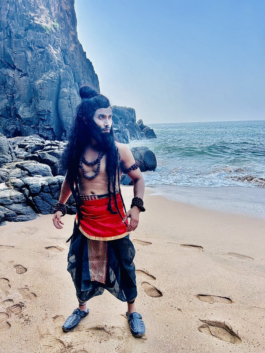 bboymad91's tweet image. HAR HAR SHAMBU SONG IT WAS SHOOTING TIME AT RATNAGIRI🎬🎬🎬
.
.
.
.
.
.
.
#shootinglife #shootingphoto #shootingmode #aghori #shivtandav #artistlife