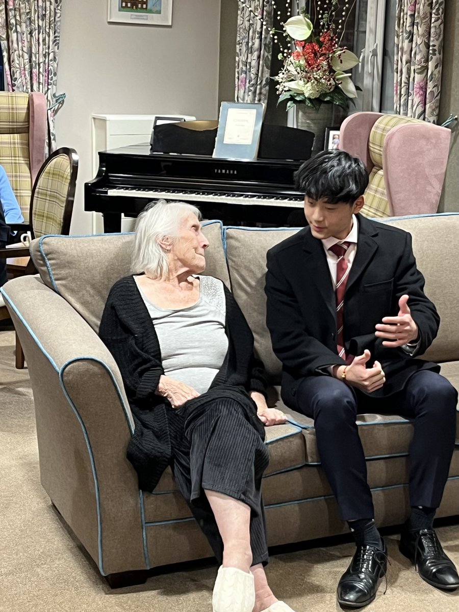 A fantastic first visit of the term to Burcot Lodge. The new pupils were excellent and soon settled in with the residents.