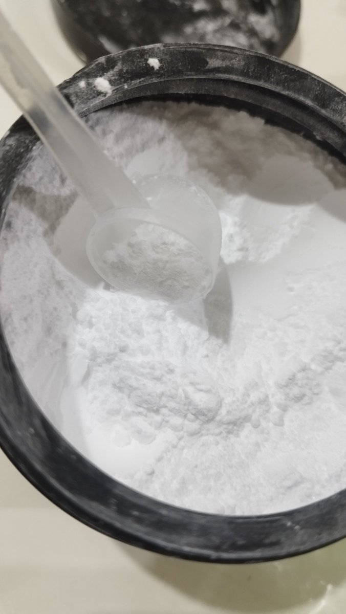 fxmario's tweet image. Mari kita bahas soal CREATINE.

Suplemen yang suka dianggap underrated yang saya udah minum dari awal fitness journey saya di tahun 2008 dulu ini, tidak hanya bagus untuk OTOT tapi  juga untuk OTAK.