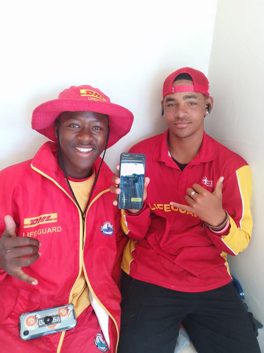 This is my friend Quien he started to use Bitcoin today and I orange pill him. He is so happy to use Wallet of Satoshi.